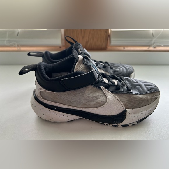 Boys Nike Freak 5 Shoes - Picture 5 of 8